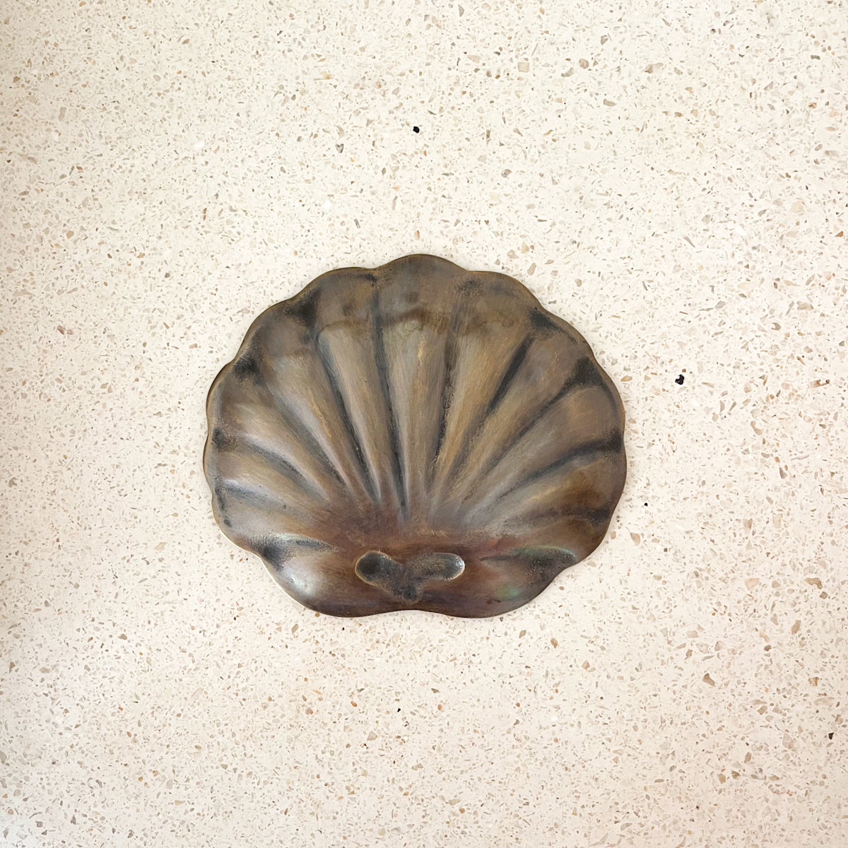 Brass clam shell trinket tray - Ocean Luxe